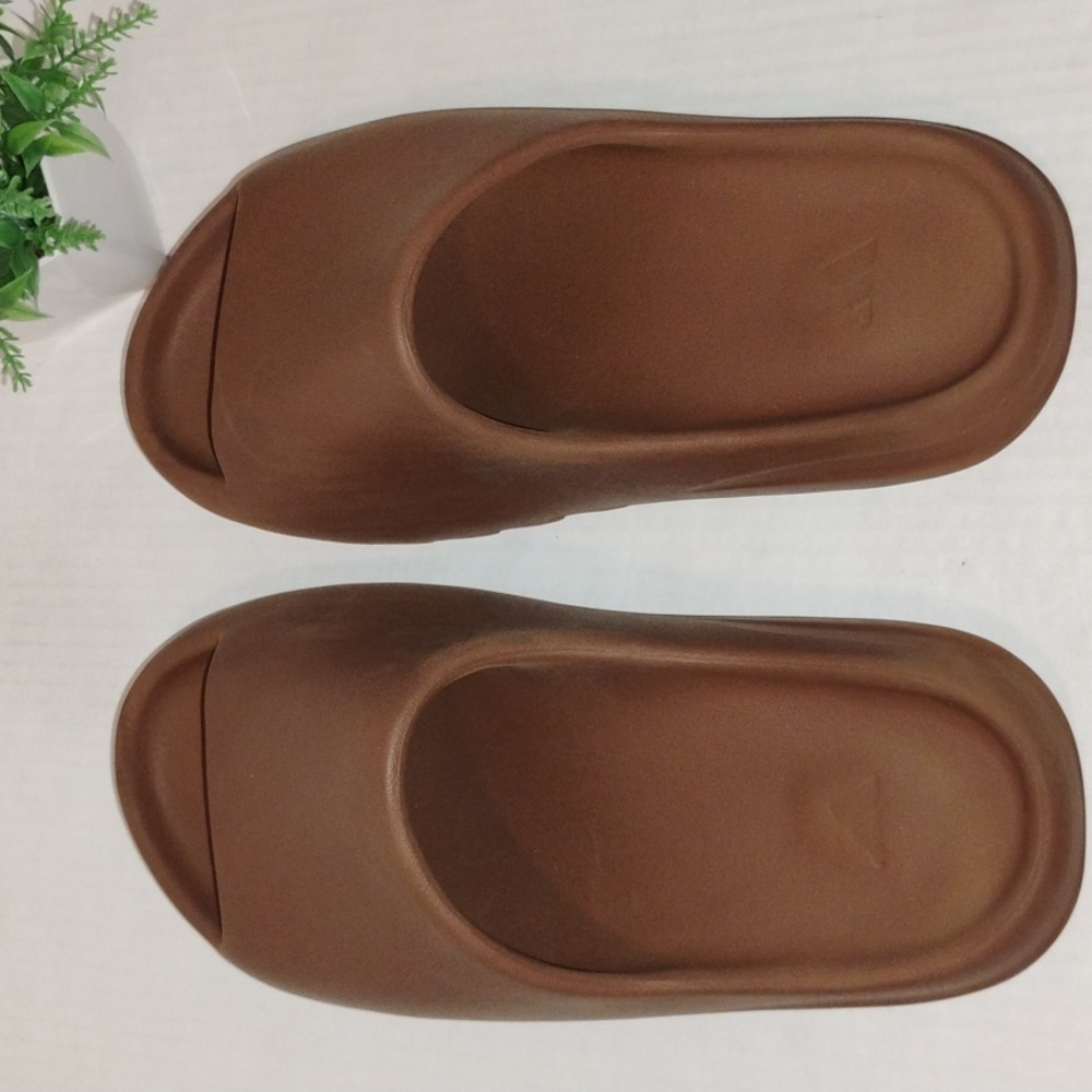 Yeezy Slides. Brown in Color. Men's size 10. - Picture 2 of 14